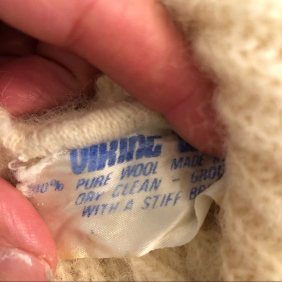 Vintage WOOL cream hooded Cape made in ICELAND - Picture 8 of 11